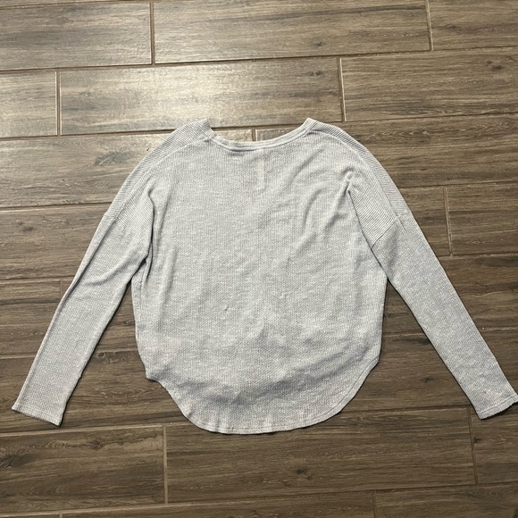 Aritzia Babaton tie long sleeve top - Picture 3 of 3